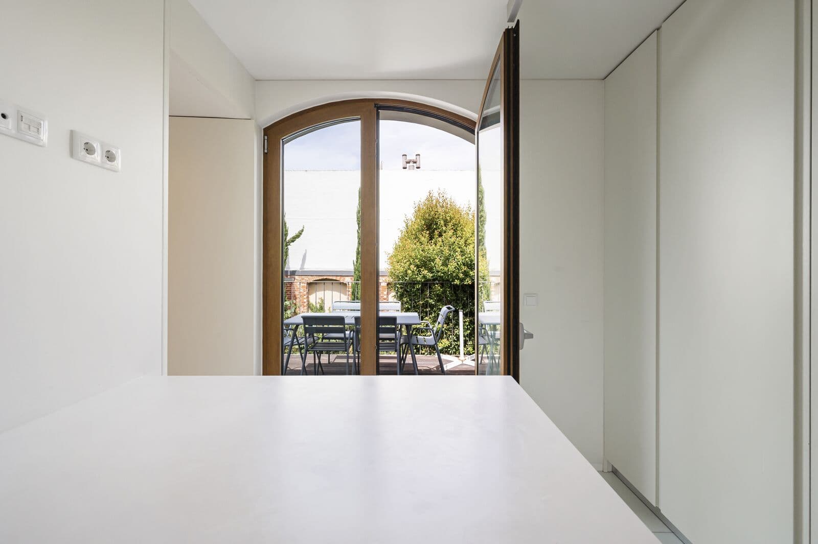 4 Bedroom Apartment with parking, Restelo, Lisboa - Image 8