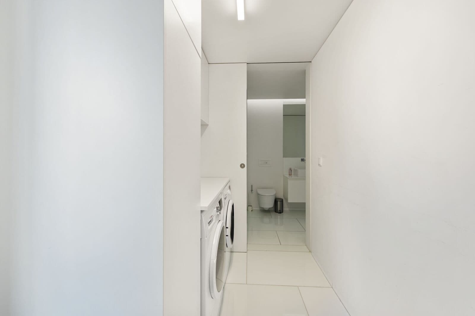 4 Bedroom Apartment with parking, Restelo, Lisboa - Image 11