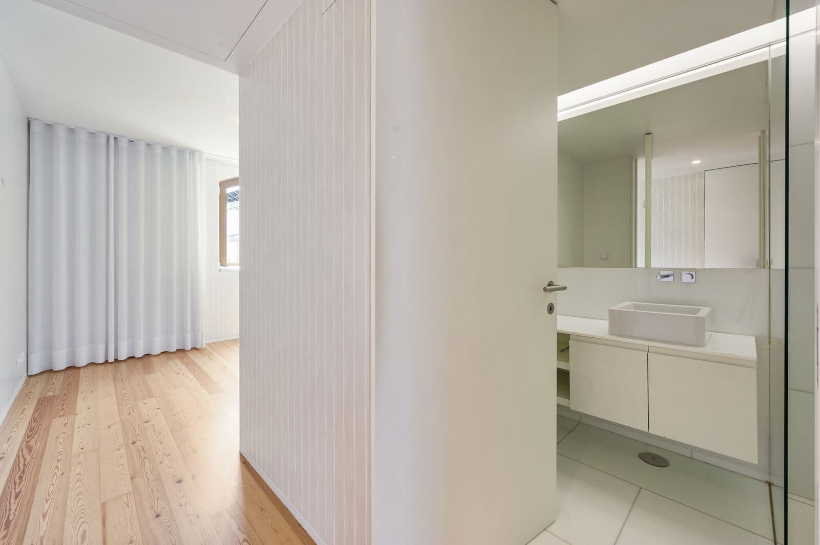 4 Bedroom Apartment with parking, Restelo, Lisboa - Image 16
