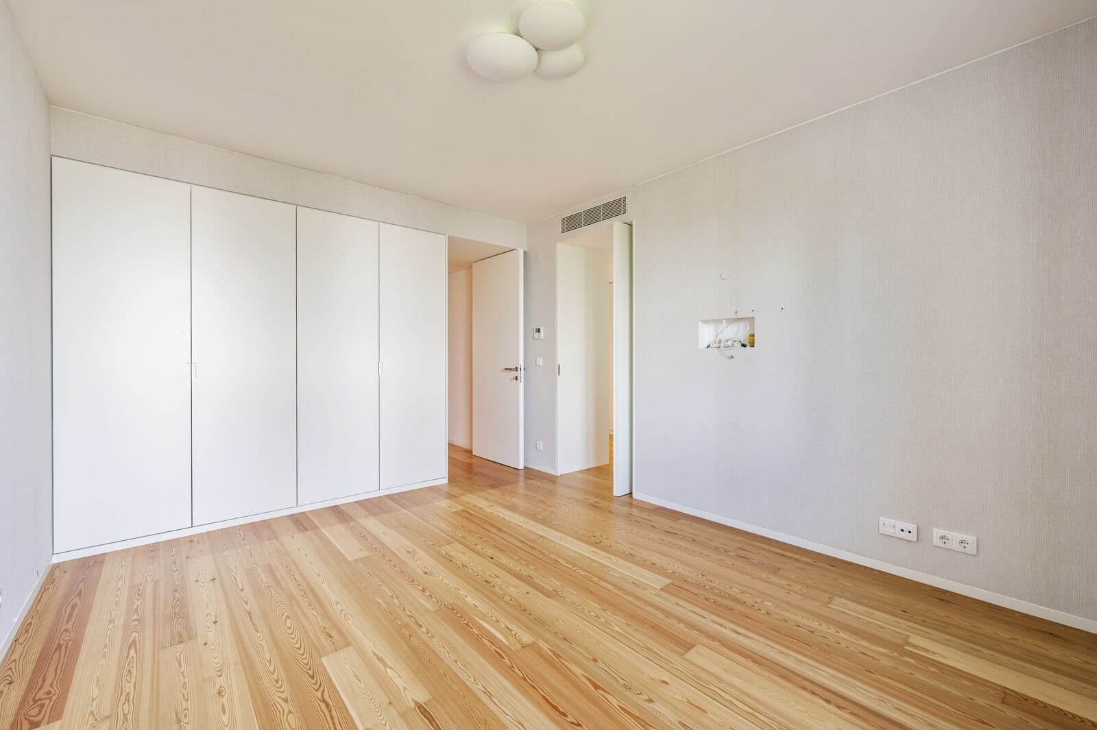4 Bedroom Apartment with parking, Restelo, Lisboa - Image 19