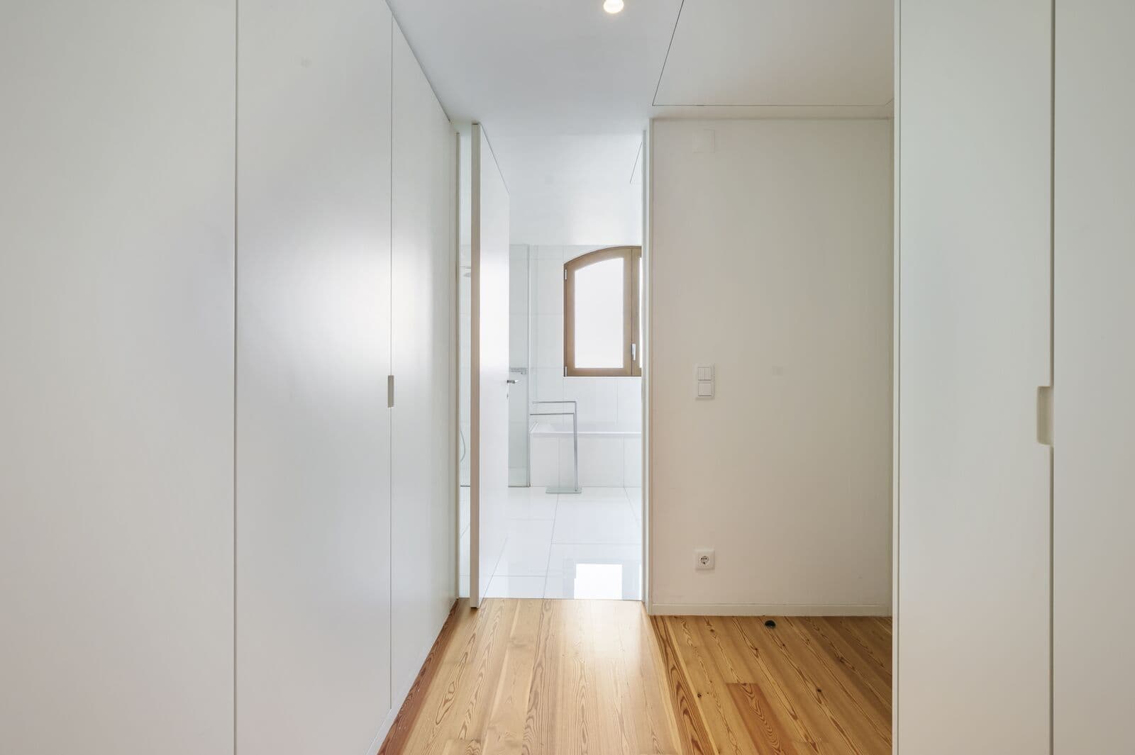 4 Bedroom Apartment with parking, Restelo, Lisboa - Image 20
