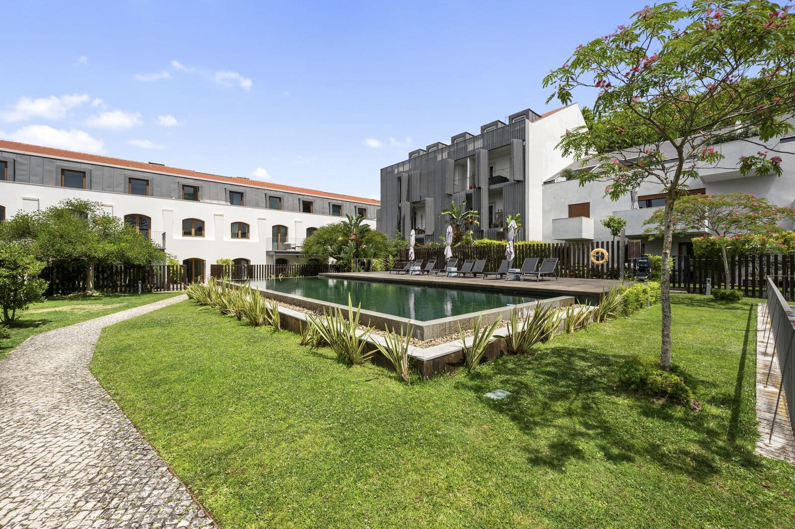 4 Bedroom Apartment with parking, Restelo, Lisboa - Image 34