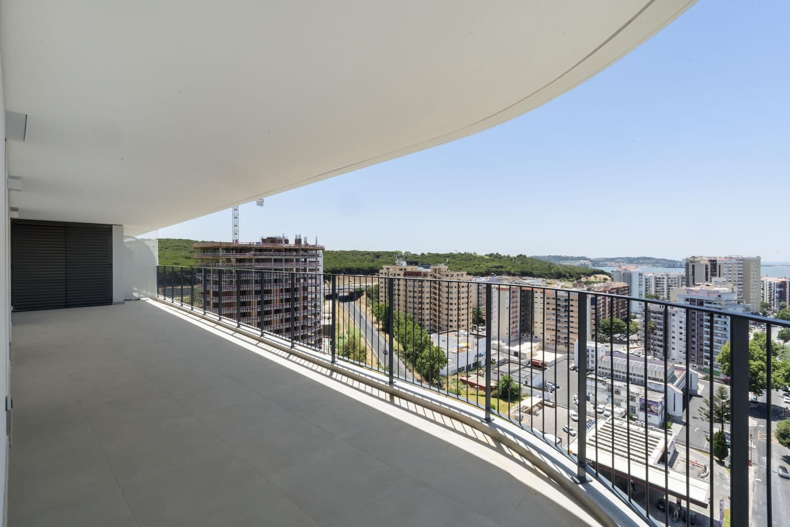 Apartamento T4 com piscina, Miraflores, Oeiras - Imagem 2