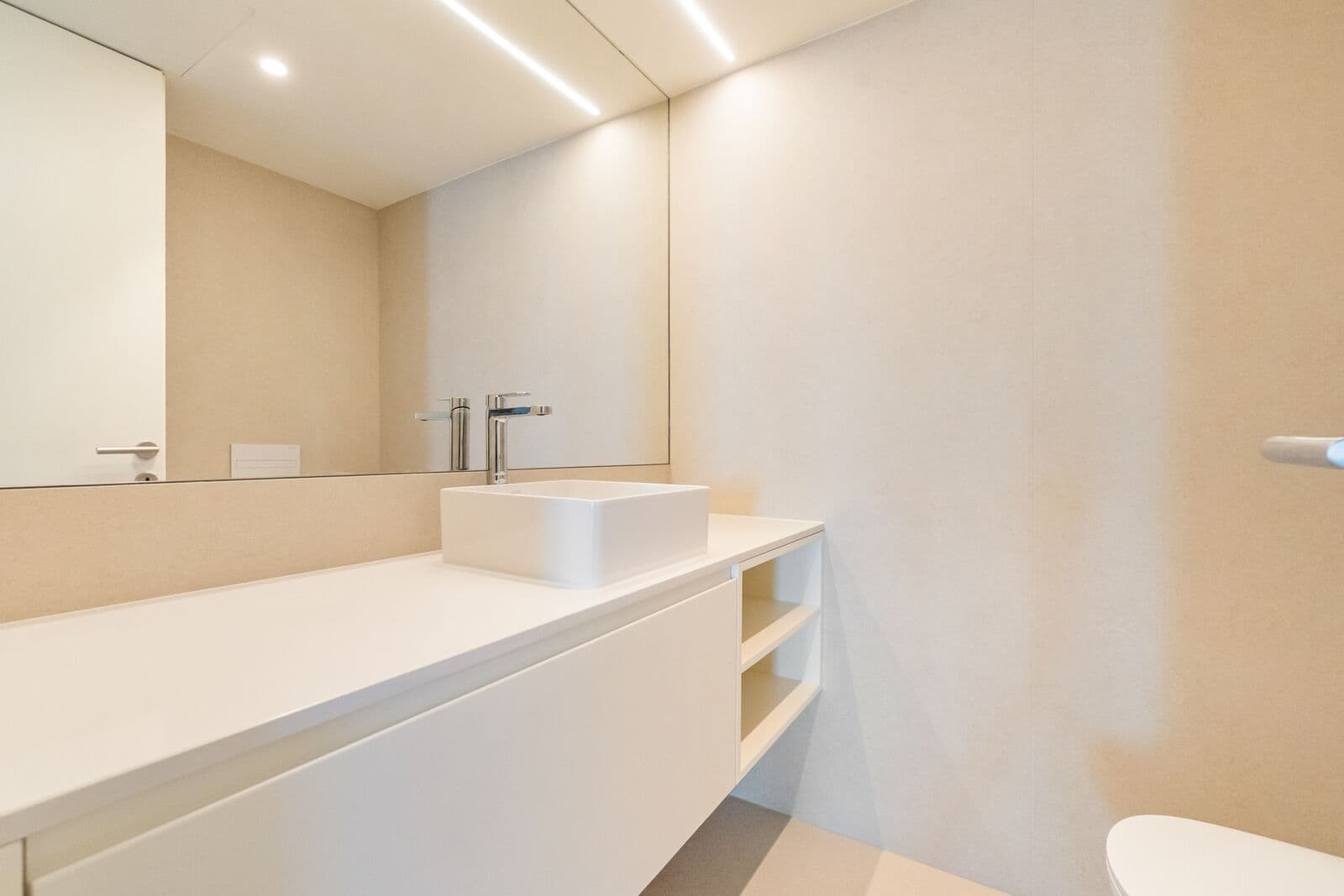 2 Bedroom Apartment with garden, Estoril, Cascais - Image 23