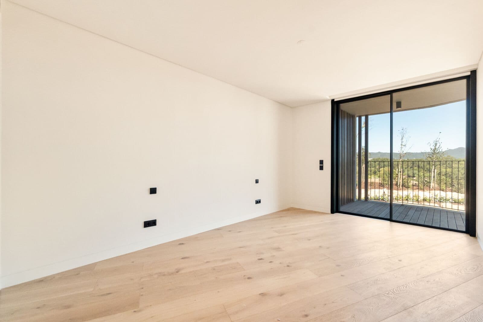 2 Bedroom Apartment with garden, Estoril, Cascais - Image 26