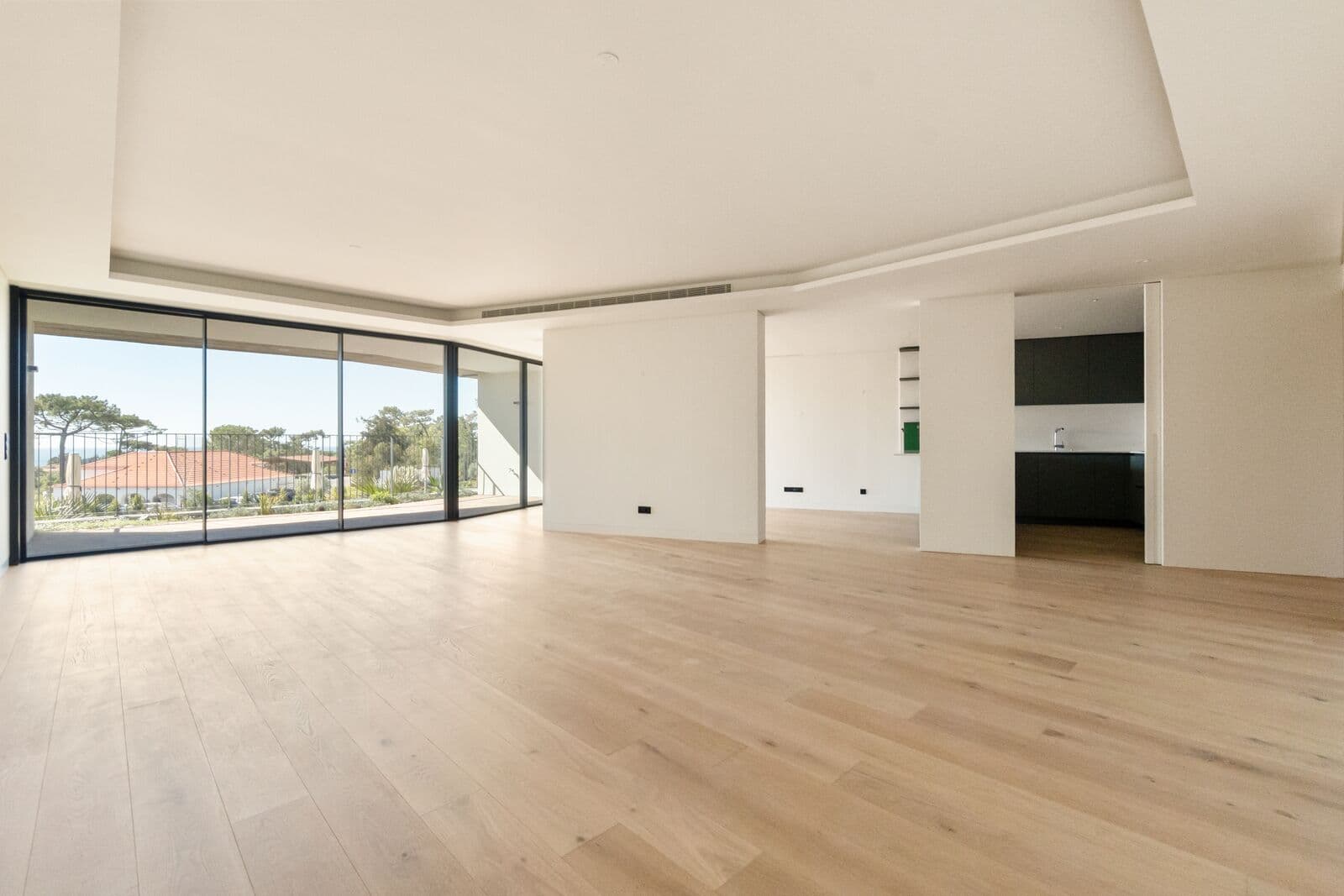 2 Bedroom Apartment with garden, Estoril, Cascais - Image 2