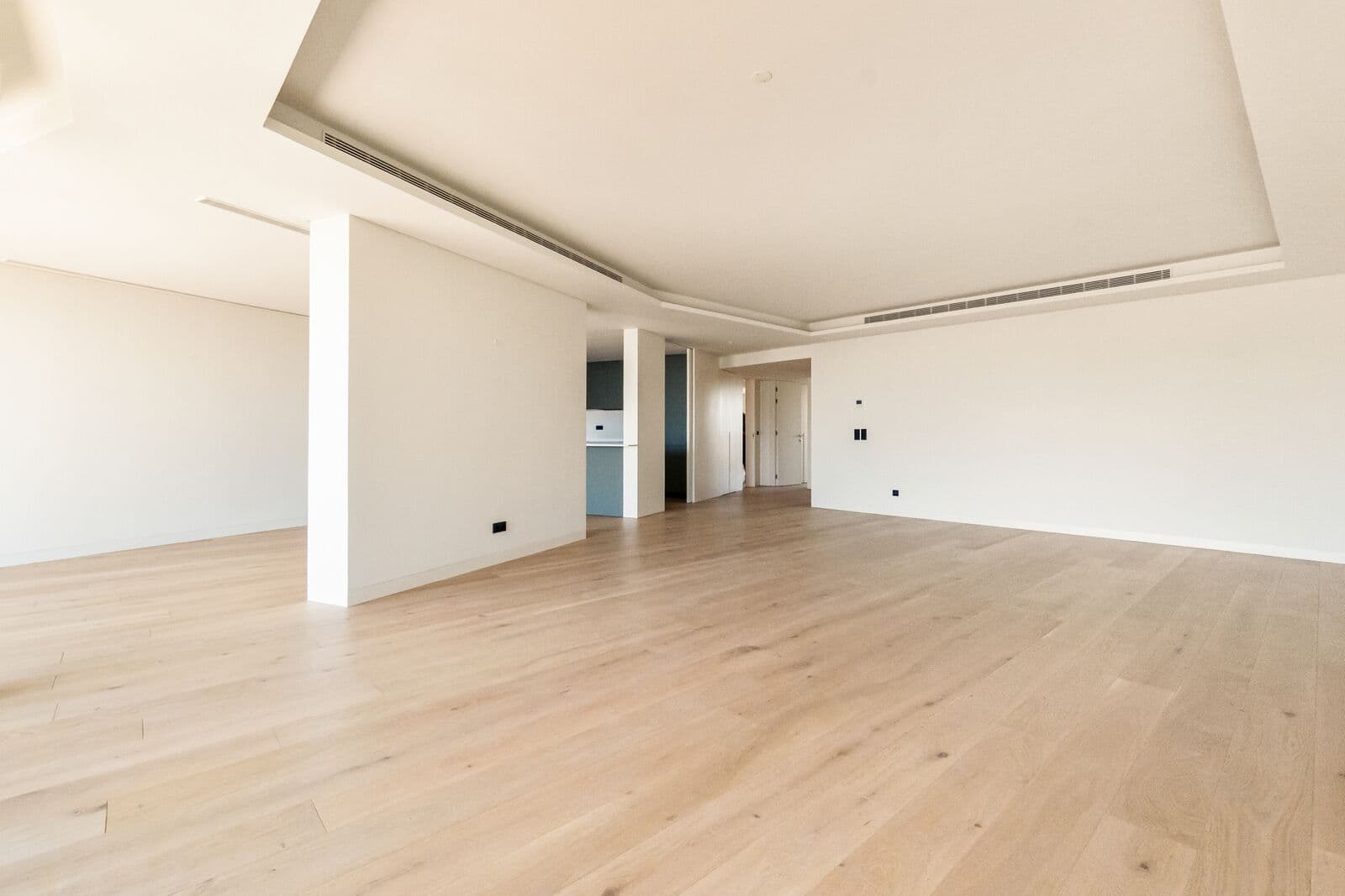 2 Bedroom Apartment with garden, Estoril, Cascais - Image 3