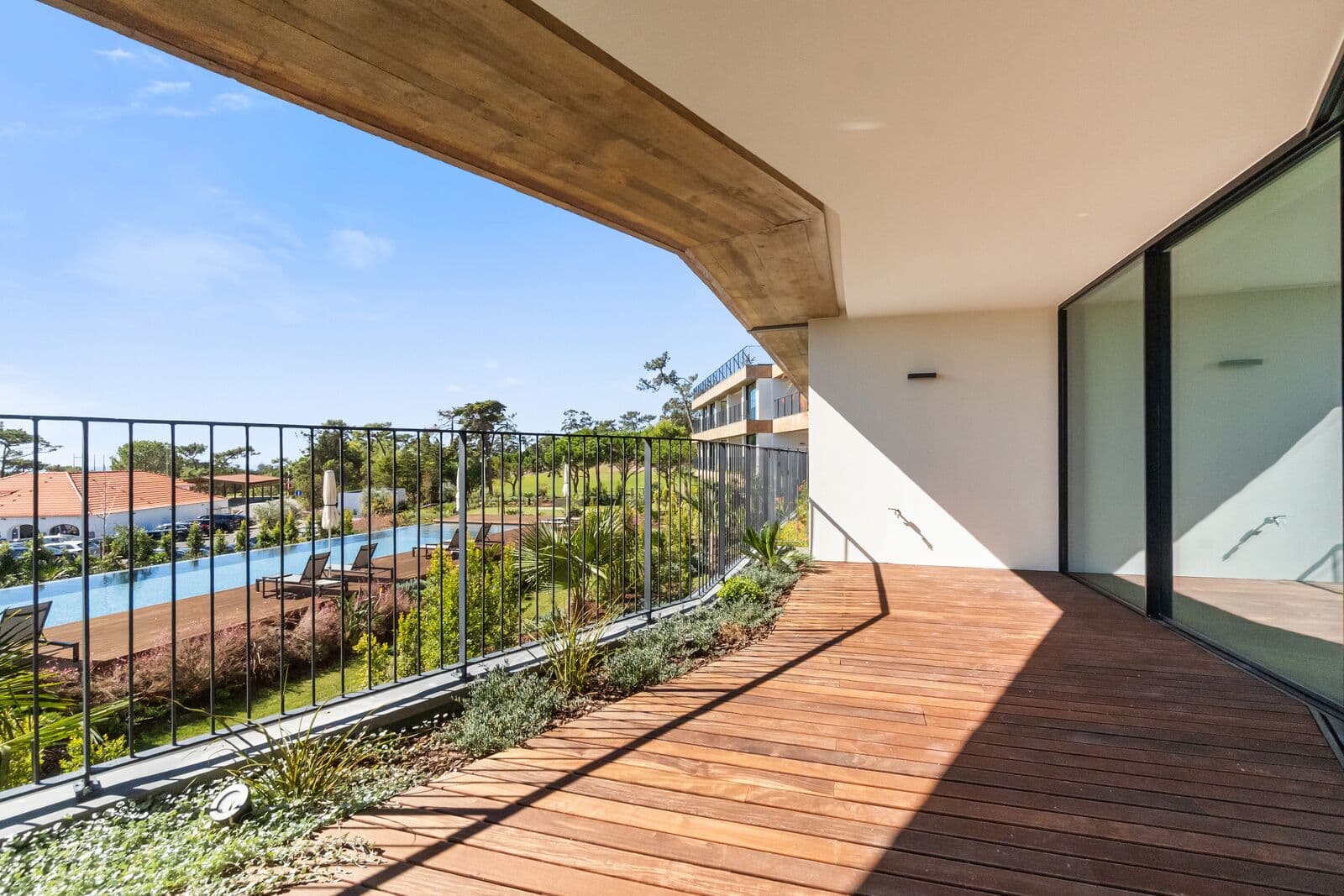 2 Bedroom Apartment with garden, Estoril, Cascais - Image 14