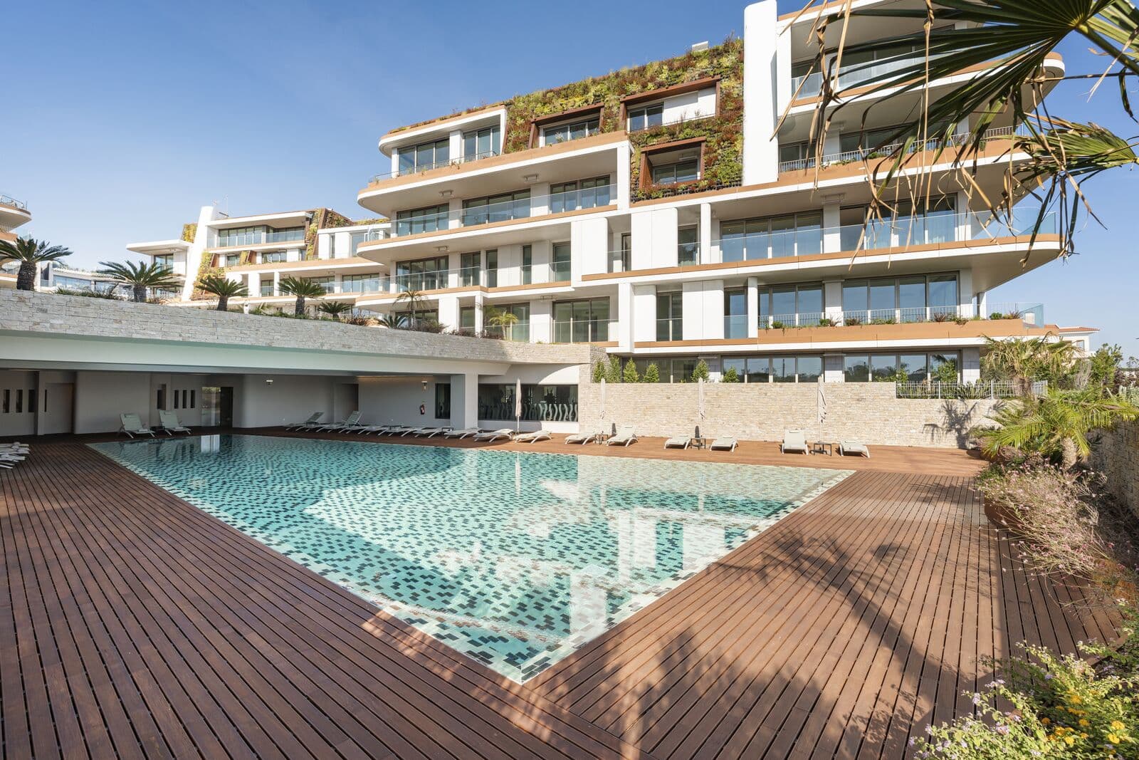 3 Bedroom Apartment with garden, Cascais - Image 1