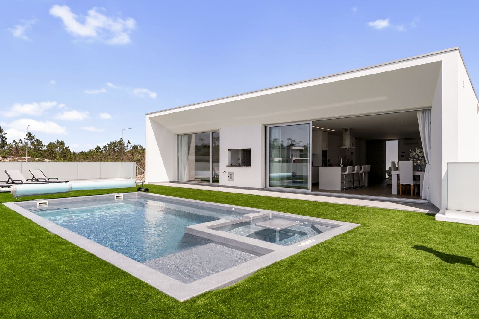 4 Bedroom Detached house with swimming pool, Alcobaça - Image 1