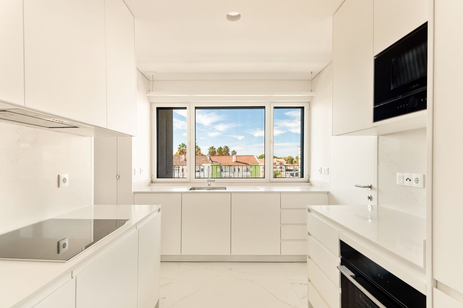 3 Bedroom Apartment with parking, Cascais - Image 3