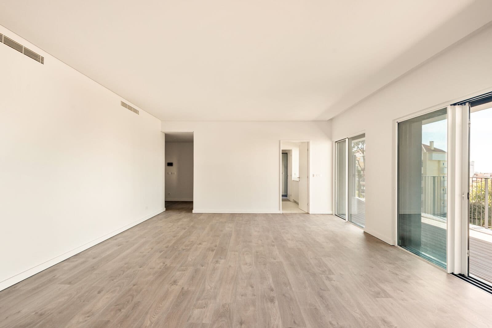 3 Bedroom Apartment with parking, Cascais - Image 8