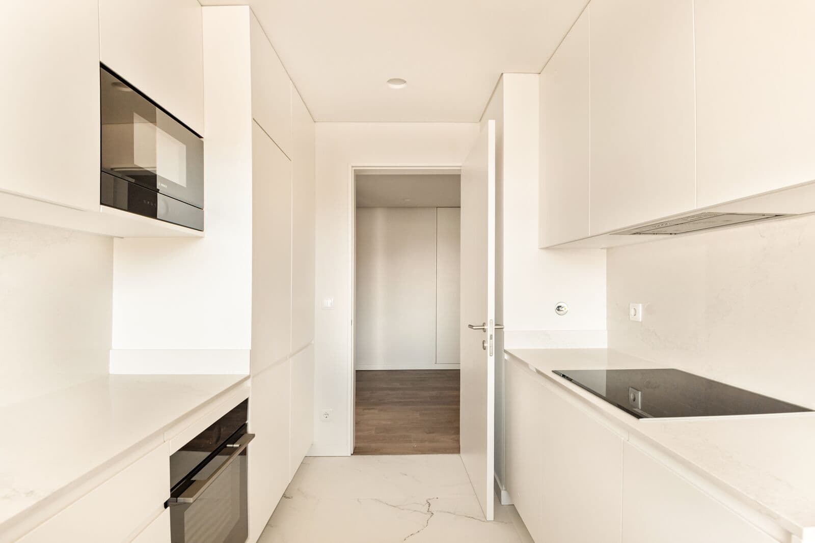 3 Bedroom Apartment with parking, Cascais - Image 11