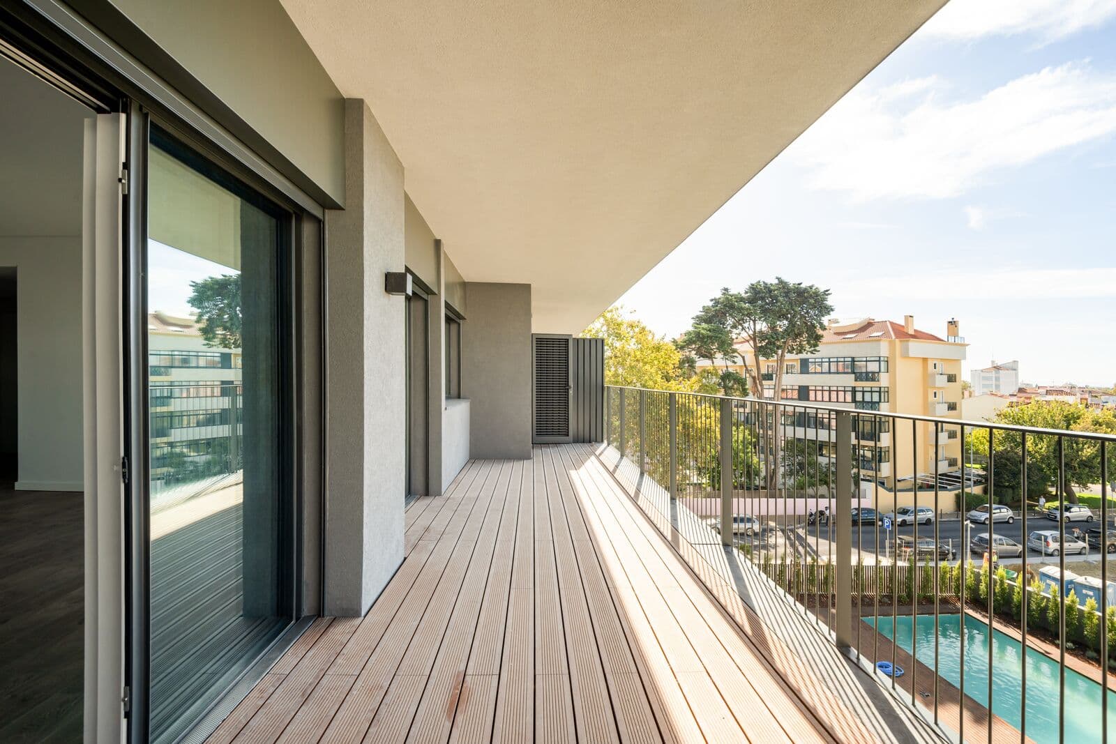 3 Bedroom Apartment with parking, Cascais - Image 9