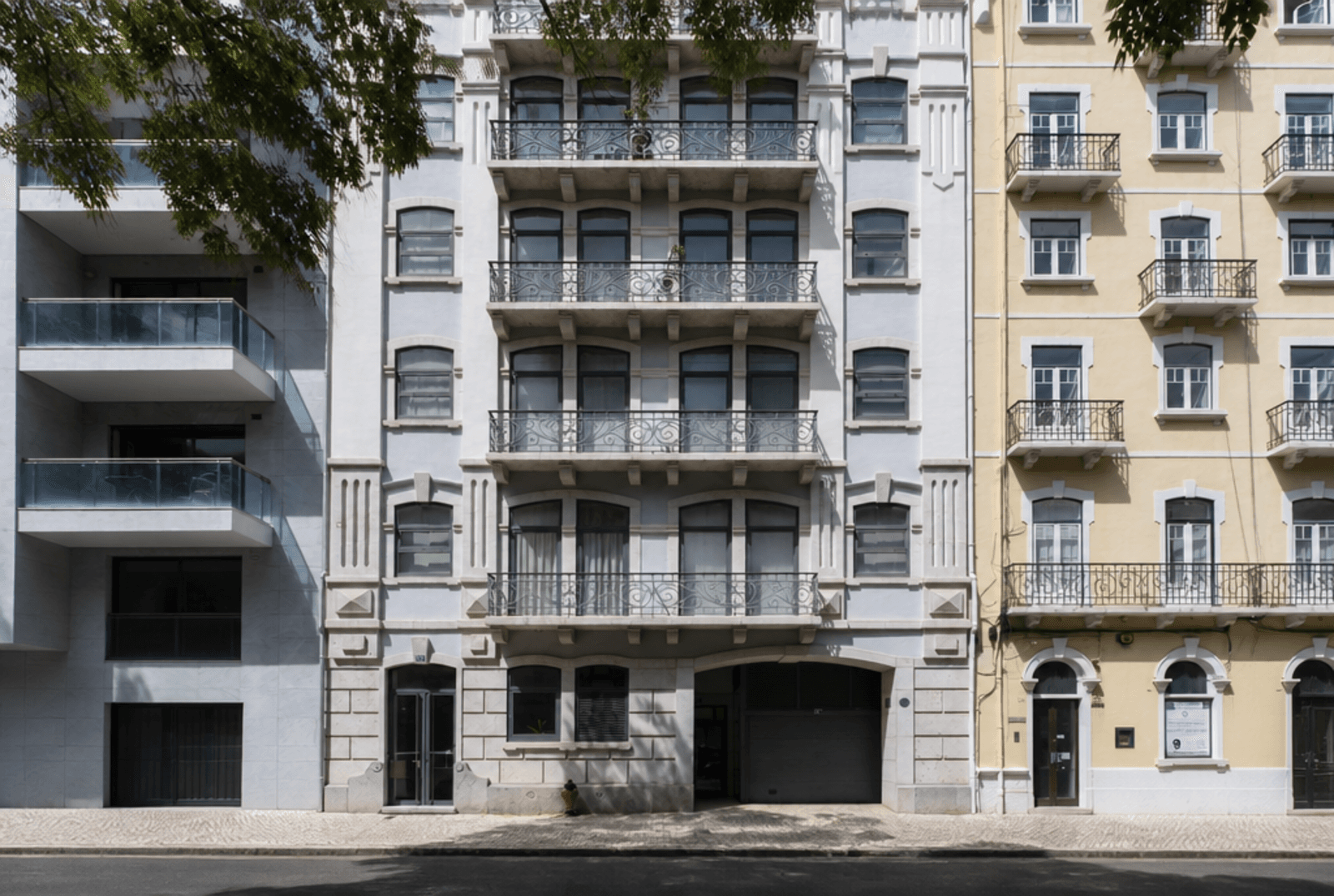 2 Bedroom Apartment with parking, Avenidas Novas, Lisboa - Image 23