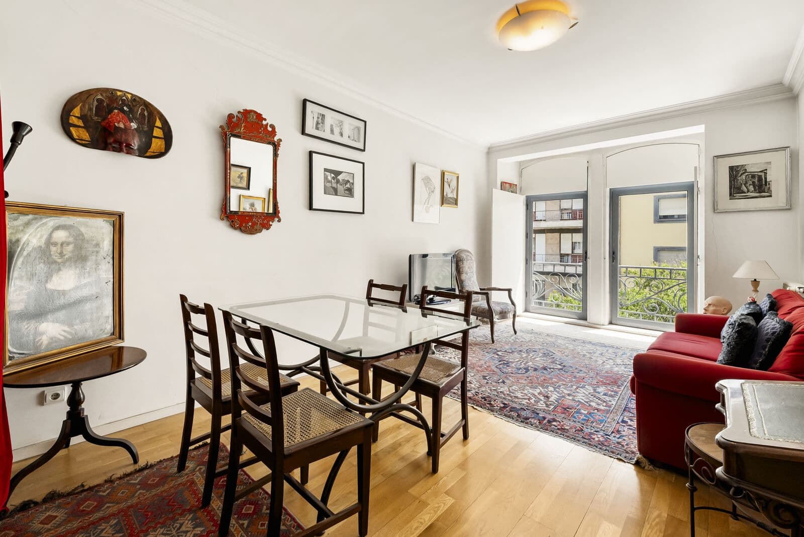 2 Bedroom Apartment with parking, Avenidas Novas, Lisboa - Image 2