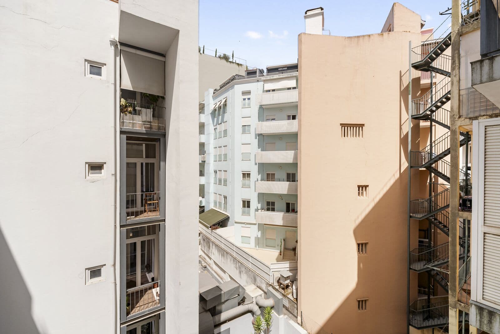 2 Bedroom Apartment with parking, Avenidas Novas, Lisboa - Image 17