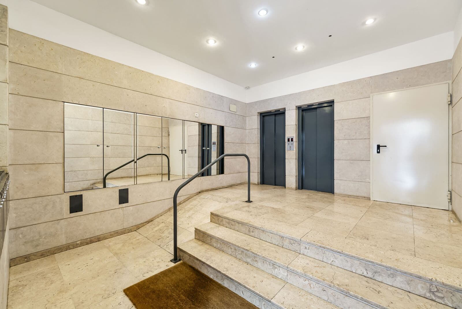 2 Bedroom Apartment with parking, Avenidas Novas, Lisboa - Image 22