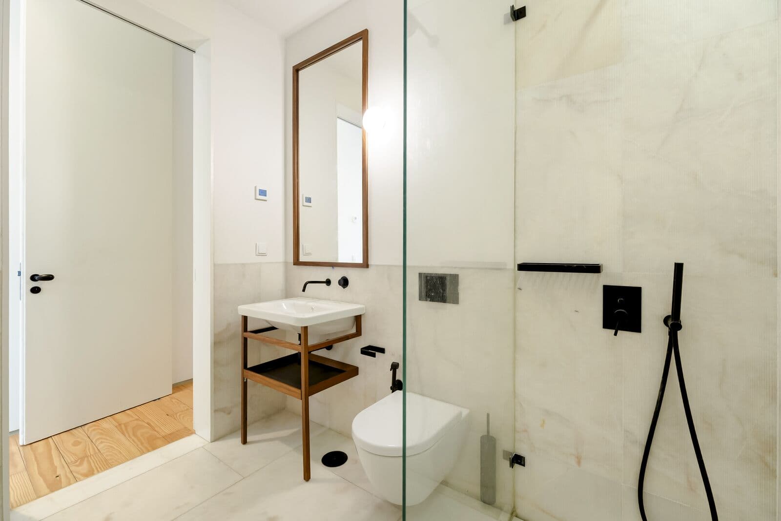 3 Bedroom Apartment with swimming pool, Restelo, Lisboa - Image 11