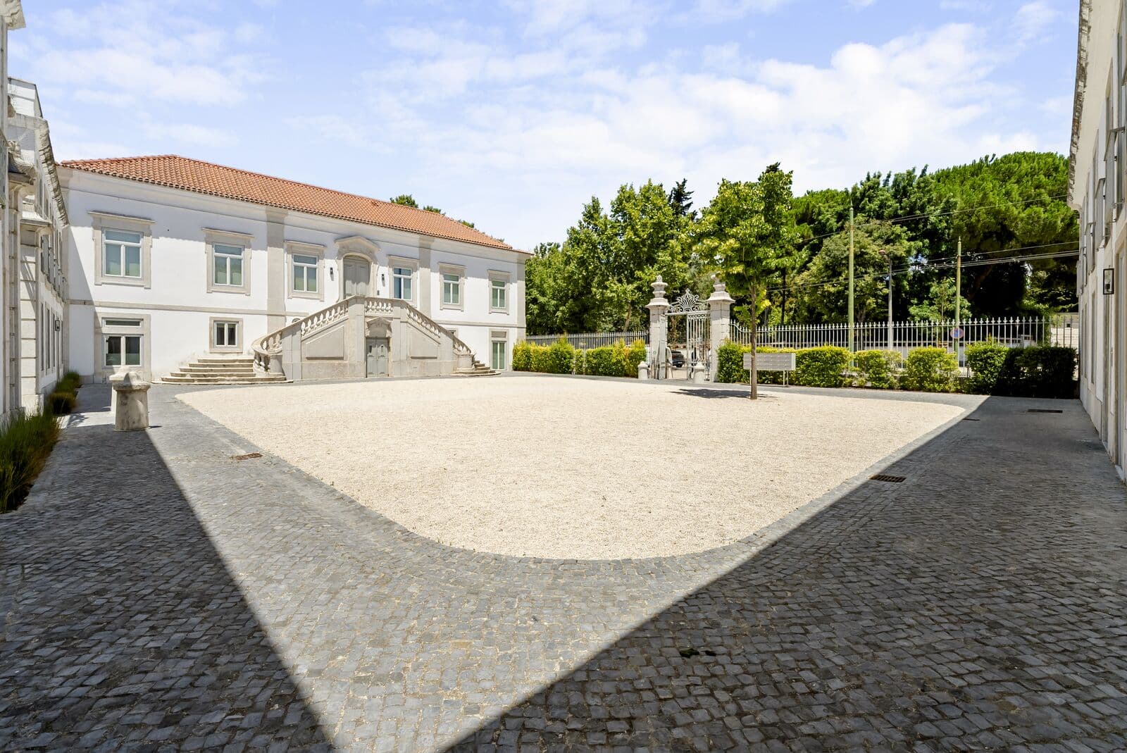 3 Bedroom Apartment with swimming pool, Restelo, Lisboa - Image 38