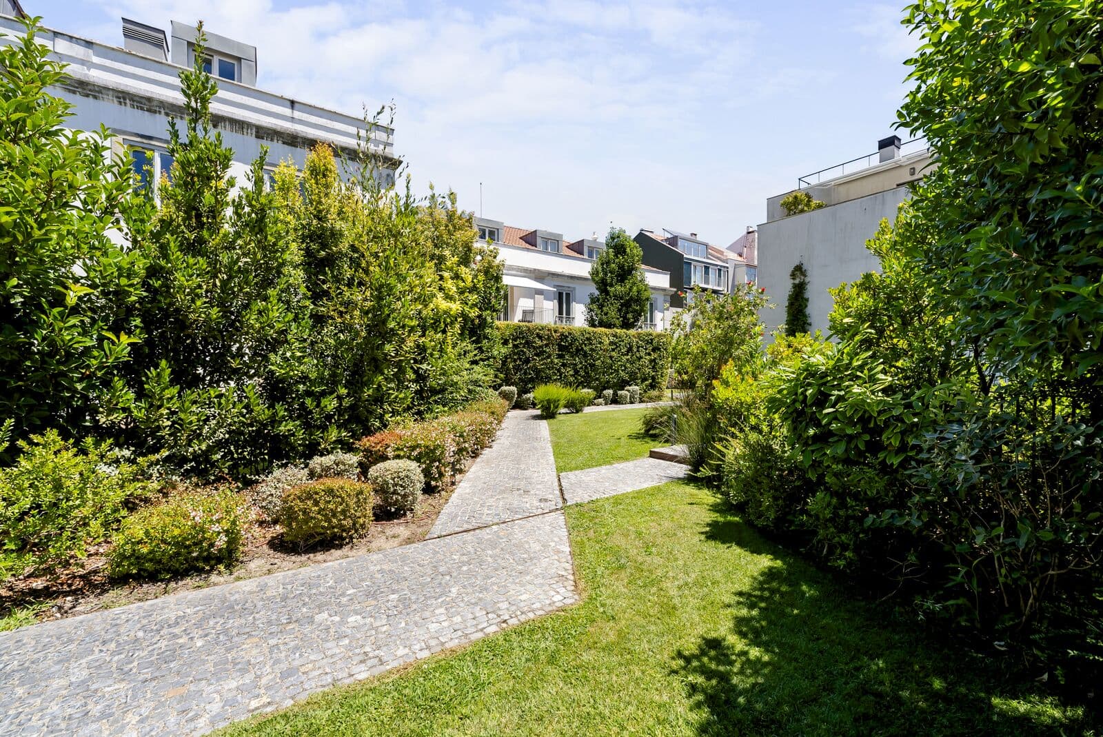 3 Bedroom Apartment with swimming pool, Restelo, Lisboa - Image 41