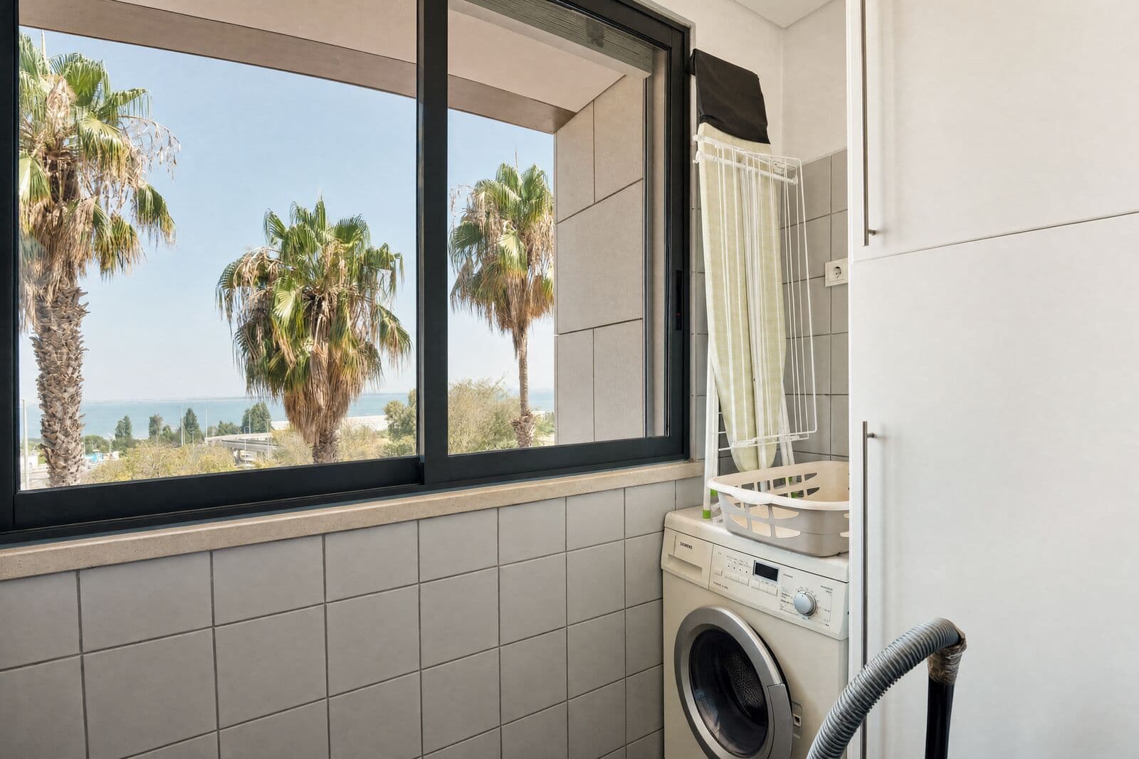 2 Bedroom Apartment with garden, Lisboa - Image 27