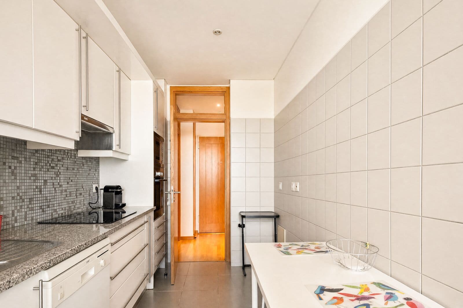 2 Bedroom Apartment with garden, Lisboa - Image 26