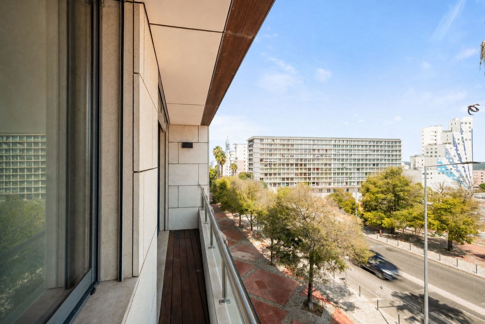 2 Bedroom Apartment with garden, Lisboa - Image 11