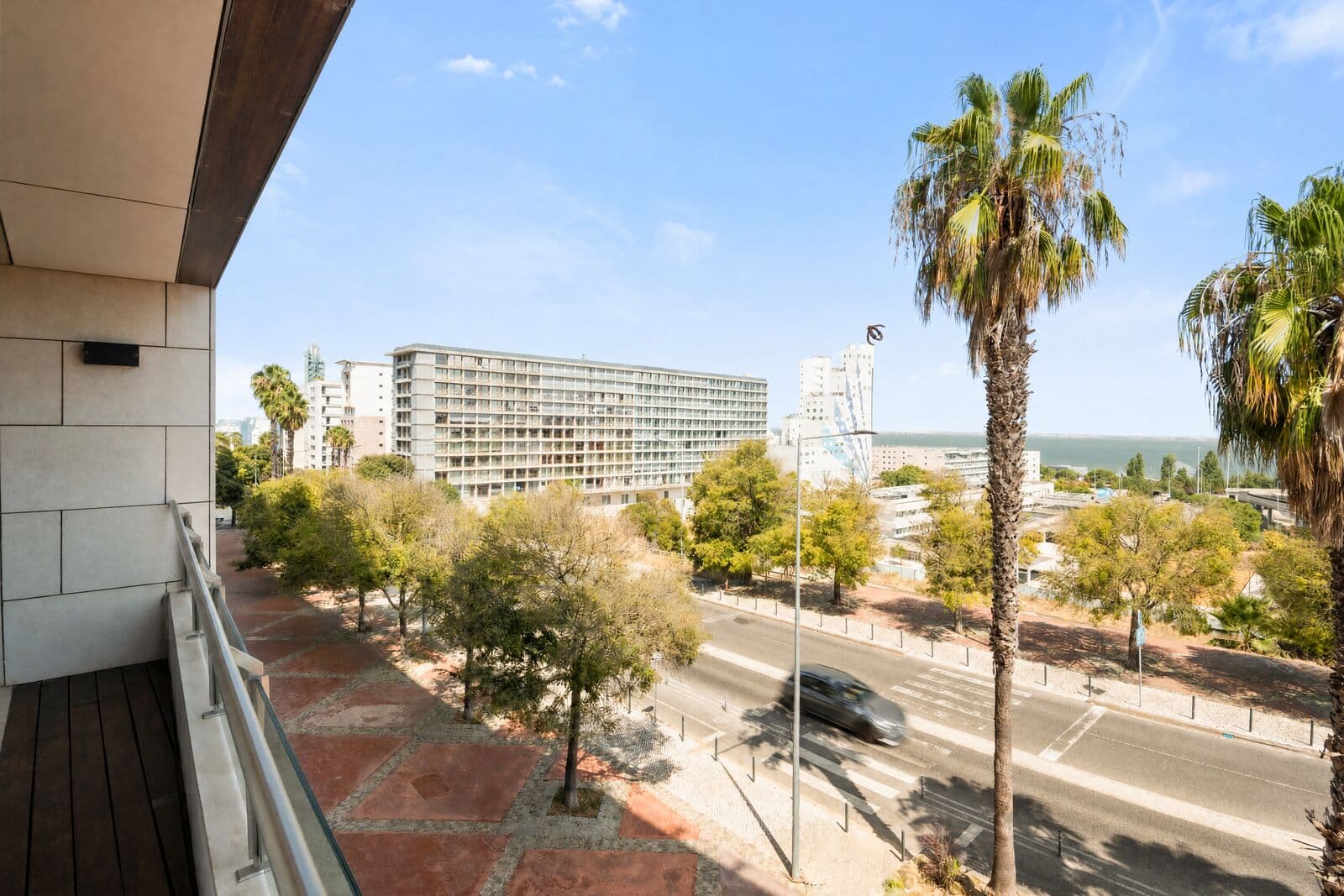 2 Bedroom Apartment with garden, Lisboa - Image 9