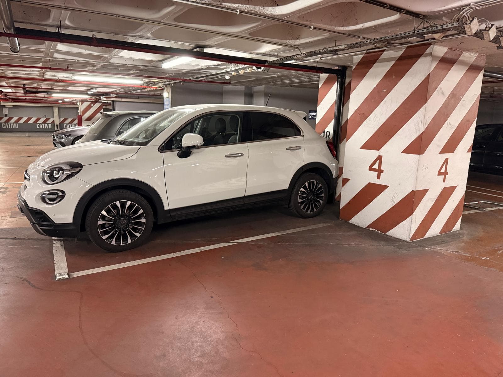 PF41209 - Estacionamento, Chiado, Lisboa - Imagem 3