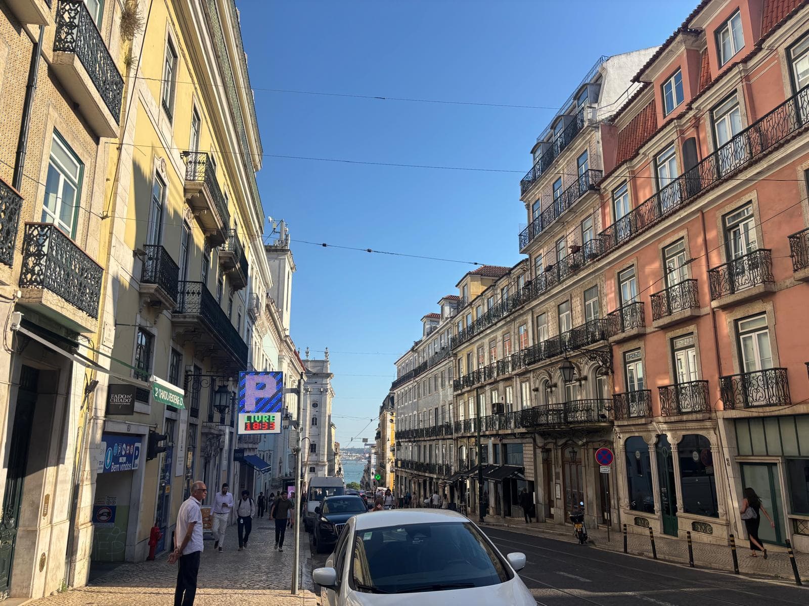 PF41209 - Estacionamento, Chiado, Lisboa - Imagem 4