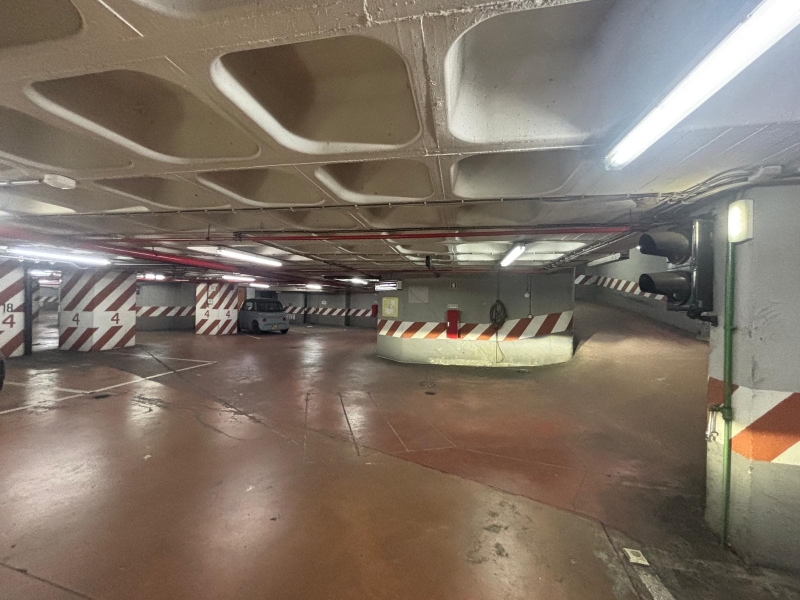 PF41209 - Estacionamento, Chiado, Lisboa - Imagem 6