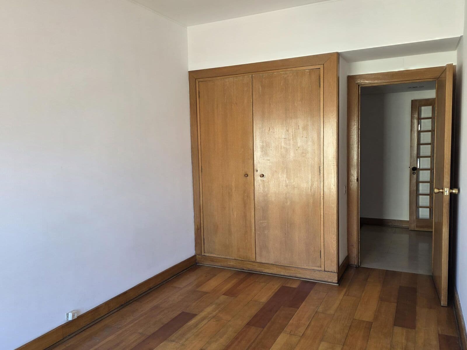 Apartamento T4 com estacionamento, Estrada da Luz, Lisboa - Imagem 10