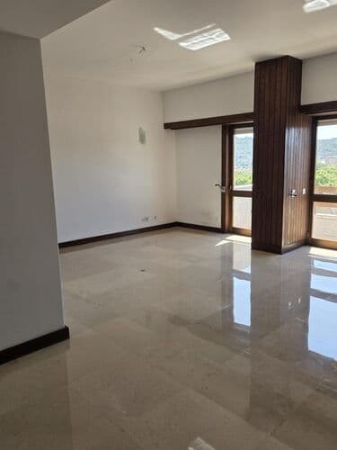 PF41280 - Appartement 5 pièces avec parking, Estrada da Luz, Lisboa - Image 3