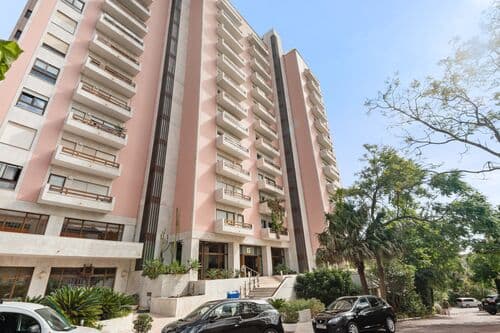 PF41280 - 4 Bedroom Apartment with parking, Estrada da Luz, Lisboa - Image 26
