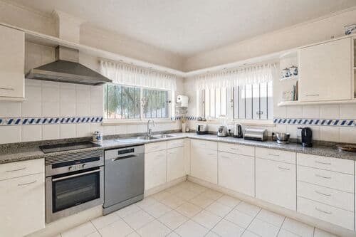 PF41310 - Moradia T5 + 1 com piscina, Parede, Cascais - Imagem 19