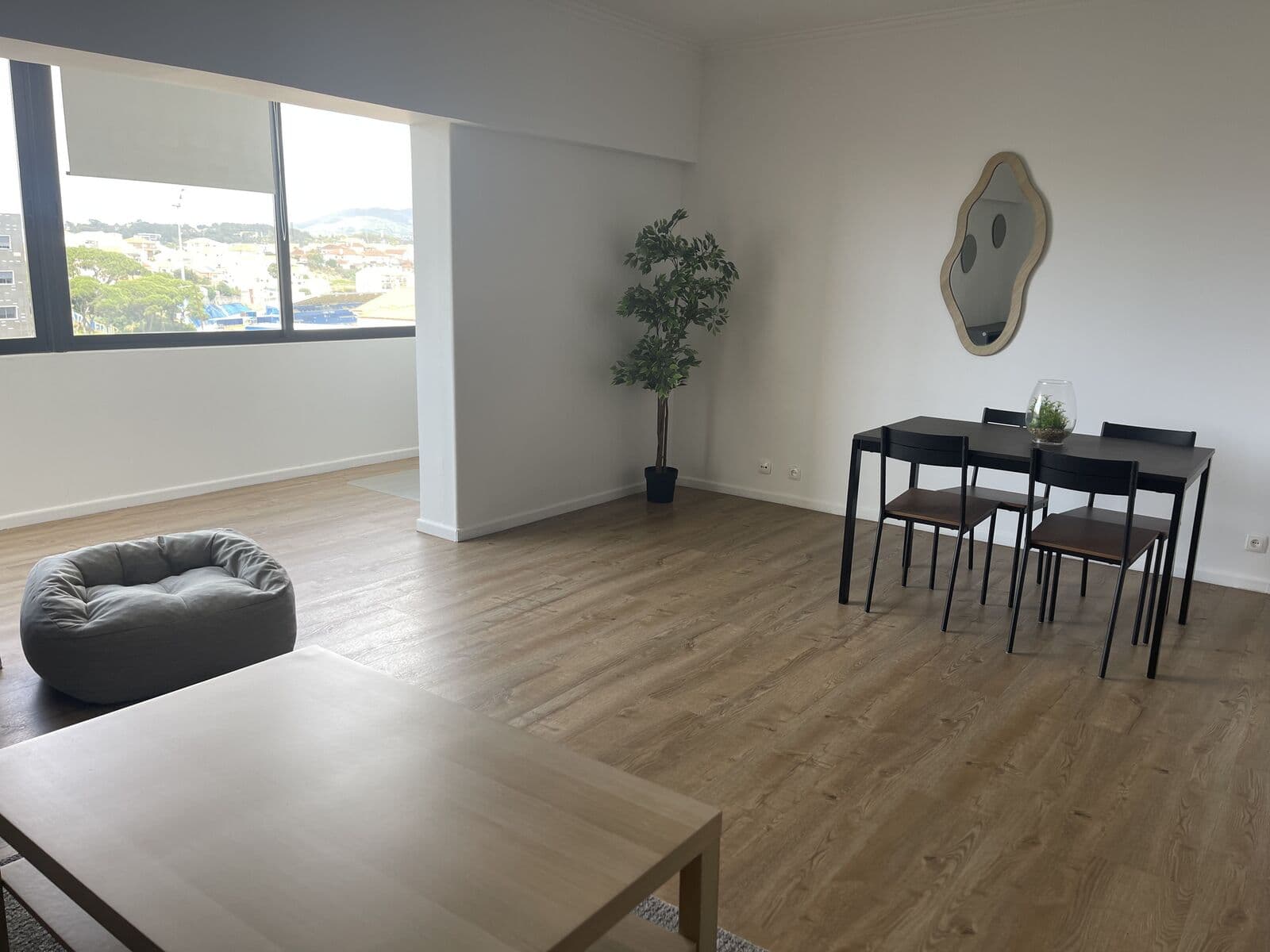 Apartamento T1 com estacionamento - Imagem 1