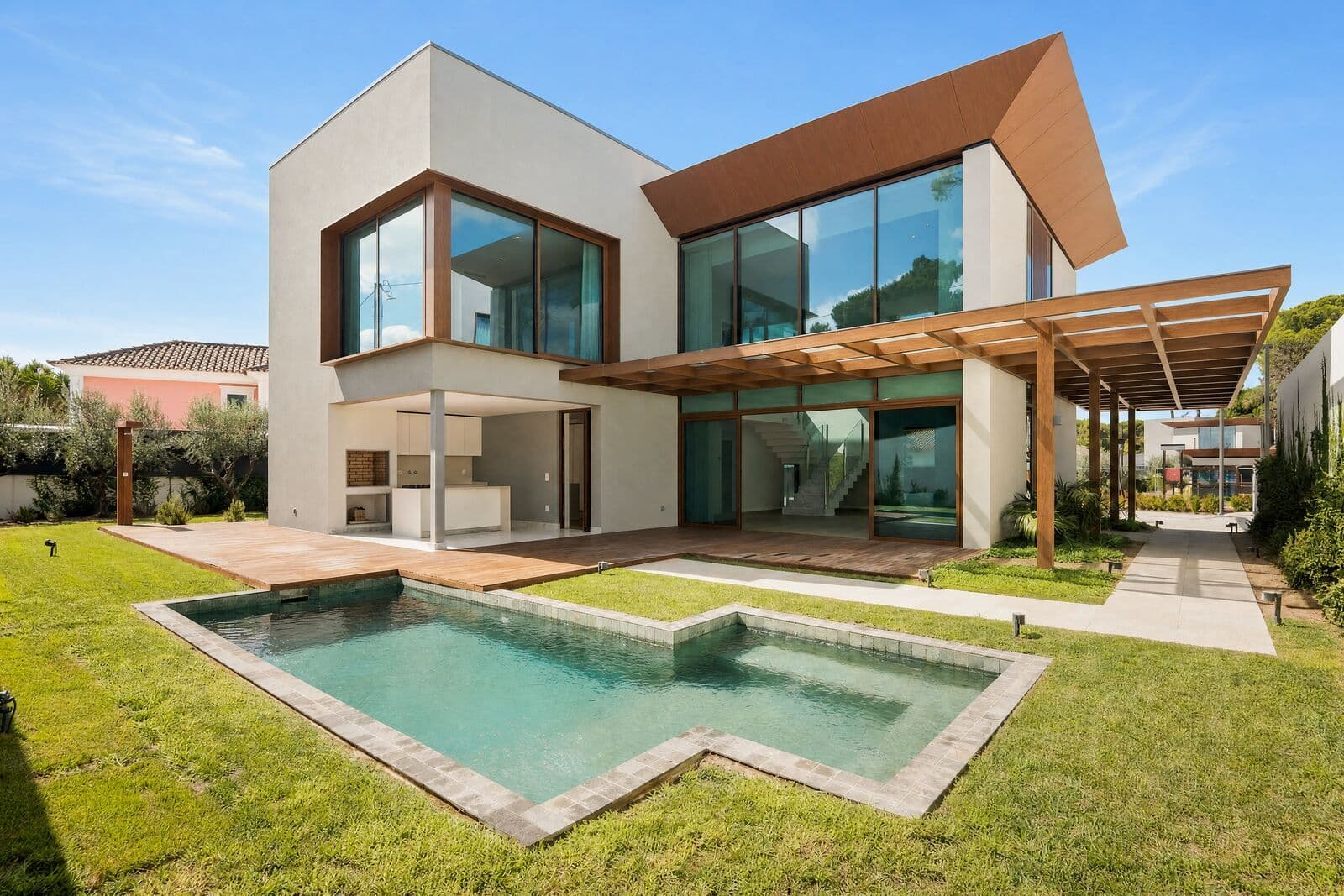 Moradia T4 com piscina - Imagem 1