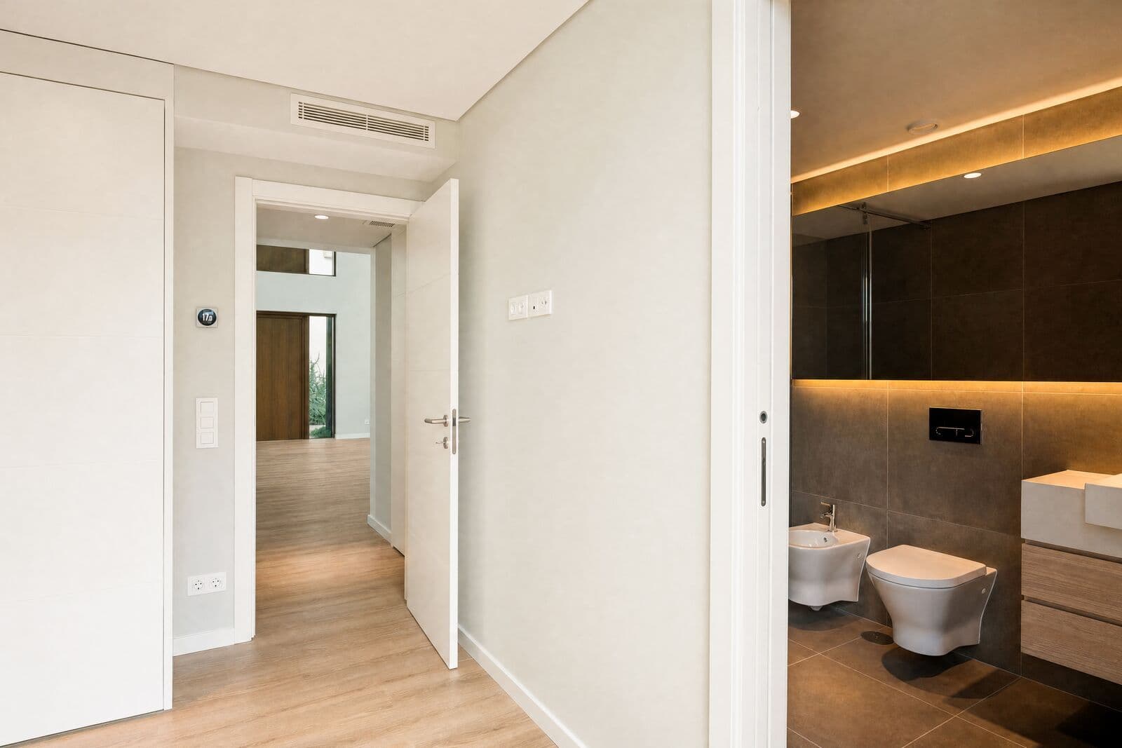Moradia T4 com piscina - Imagem 18