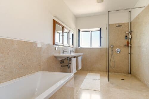 PF41352 - 4 Bedroom House with swimming pool, Sintra - Image 24
