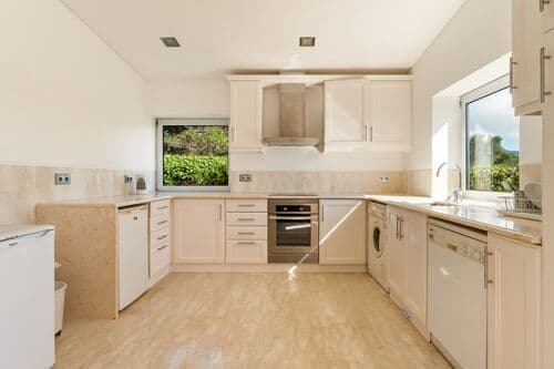 PF41352 - 4 Bedroom House with swimming pool, Sintra - Image 29
