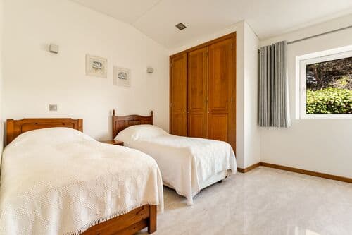 PF41352 - 4 Bedroom House with swimming pool, Sintra - Image 30