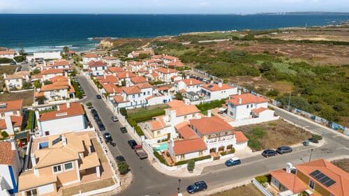 PF41397 - 4 Bedroom Detached house with garden, Porto Covo, Sines - Image 2