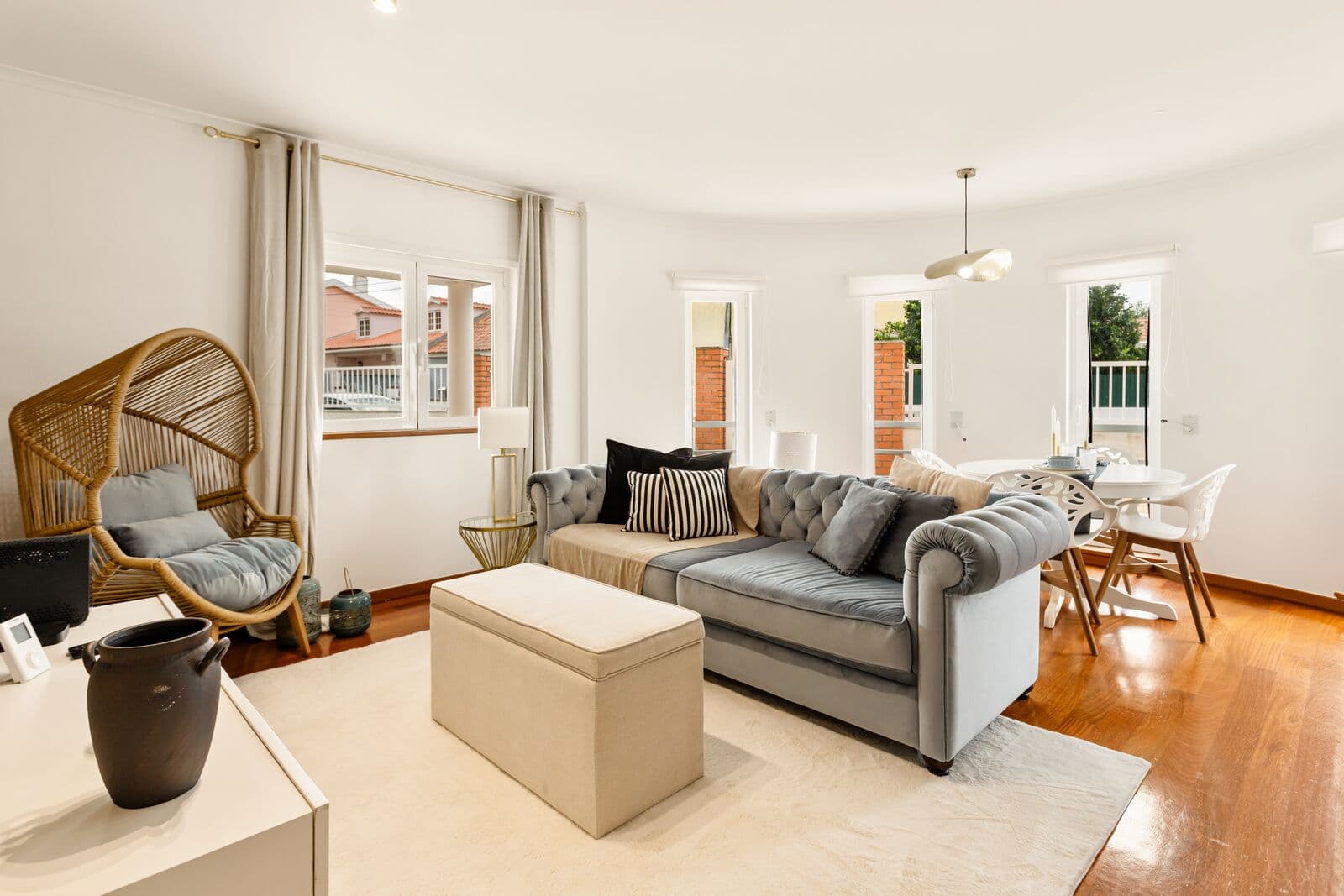 Apartamento T2 com jardim, Alvide, Cascais - Imagem 1