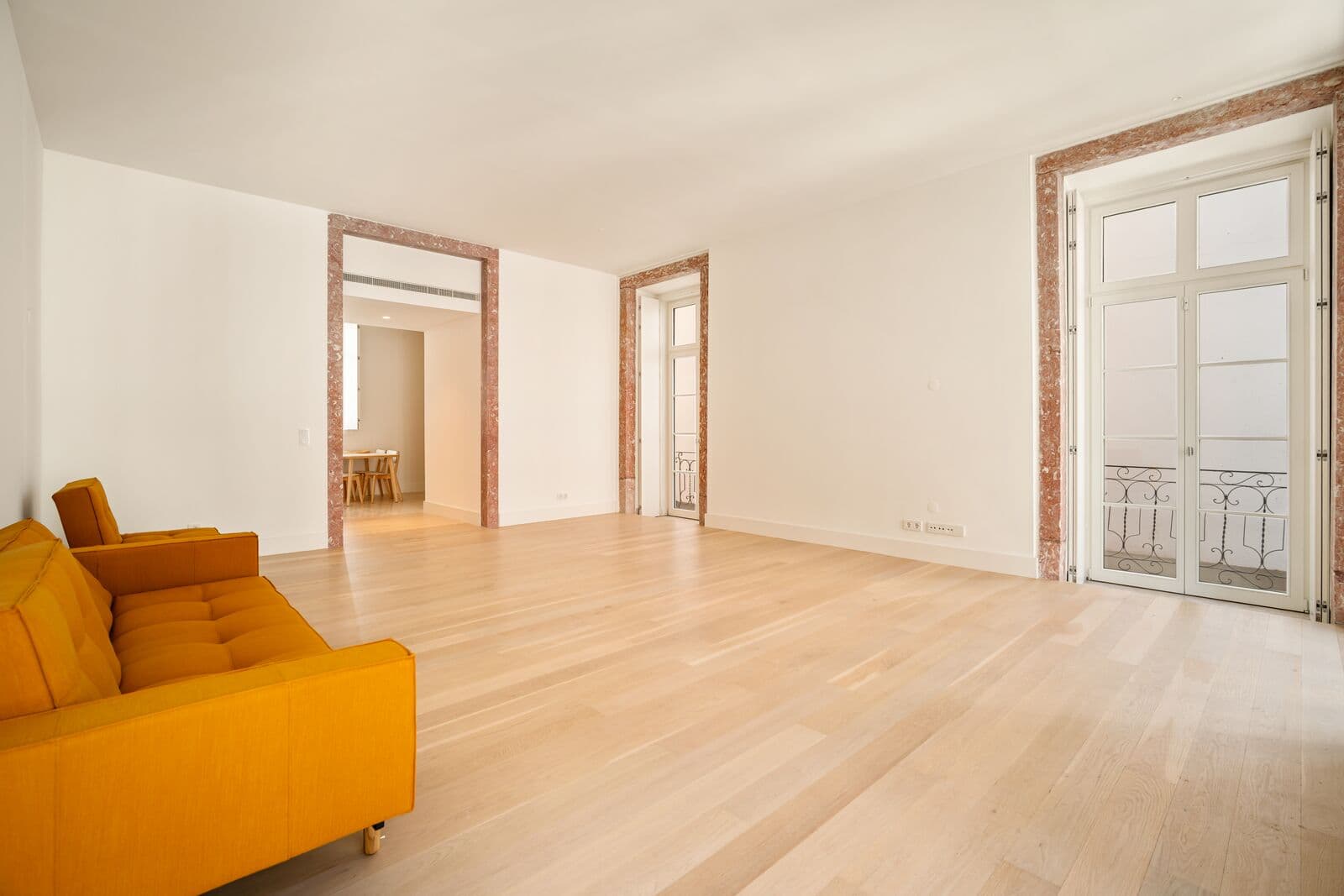 2 Bedroom Apartment new, Chiado, Lisboa - Image 4