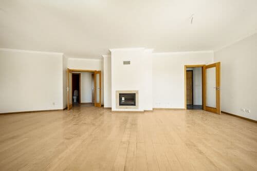 PF41542 - 4 Bedroom Apartment with garden, Paço de Arcos, Oeiras - Image 2