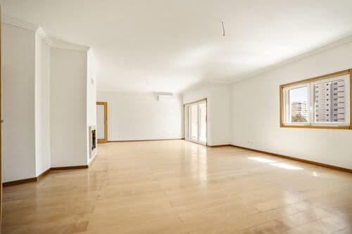 PF41542 - 4 Bedroom Apartment with garden, Paço de Arcos, Oeiras - Image 4