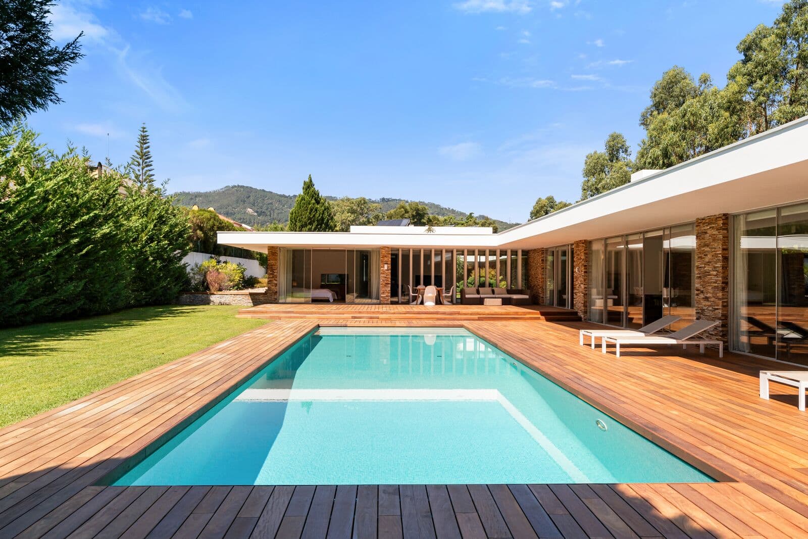 Moradia Isolada T5 + 2 com jardim, Quinta da Beloura, Sintra - Imagem 1