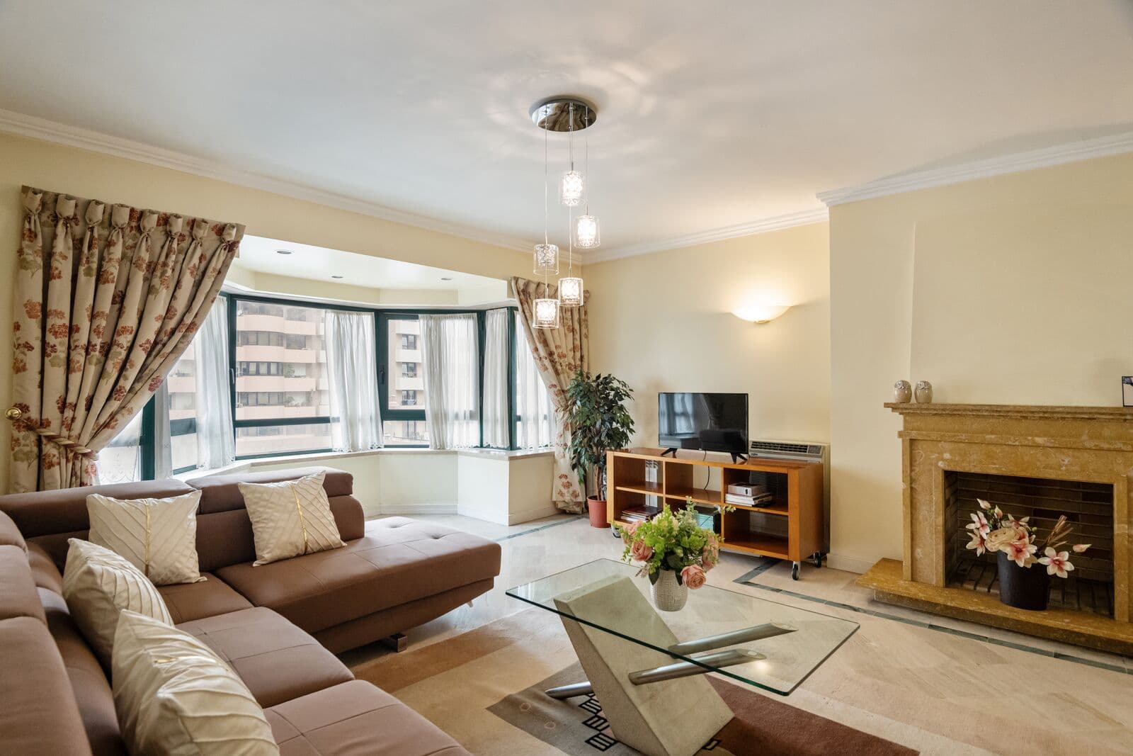 Apartamento T4 com vista, Laranjeiras, Lisboa - Imagem 1