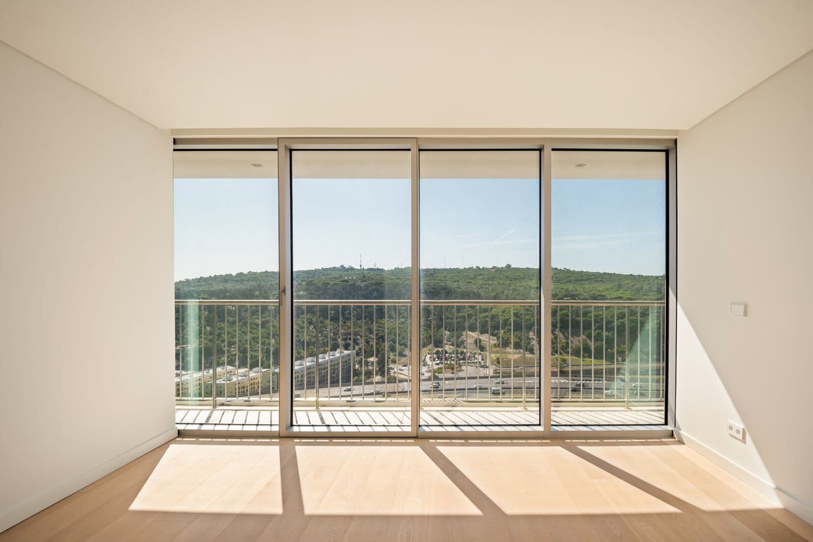 T4+1 em piso alto no Infinity, Lisboa - Imagem 16